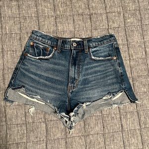 Abercrombie “The Mom Short”